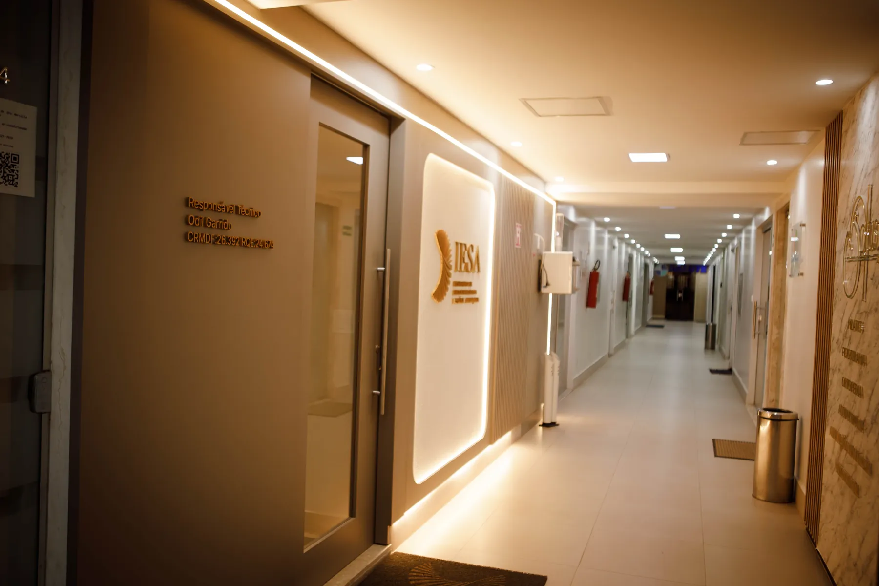 Corredor de acesso aos consultórios